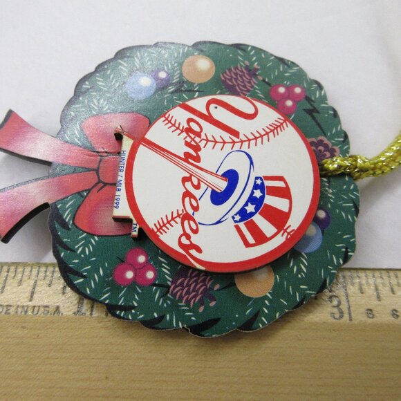 New York Yankees NNY MLB 3D Wood Christmas Wreath Ornament Hunter 1999 Gift Box - Picture 9 of 12